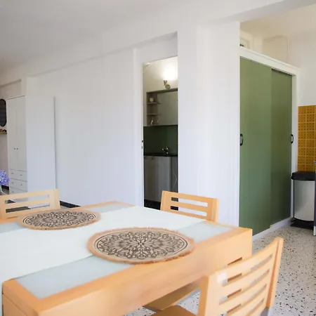 El Sola Spacieux Avec Acces Jardin Et Piscine